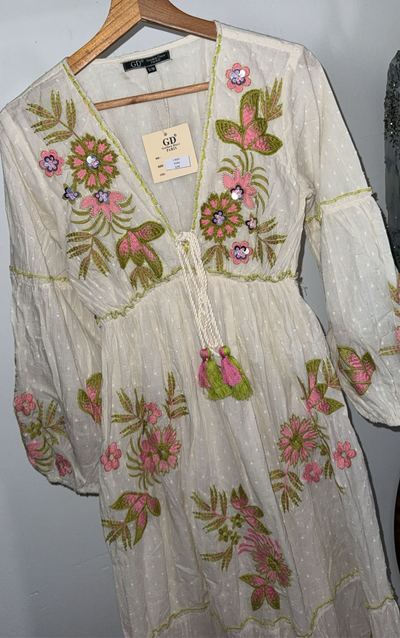Robe longue brodée
