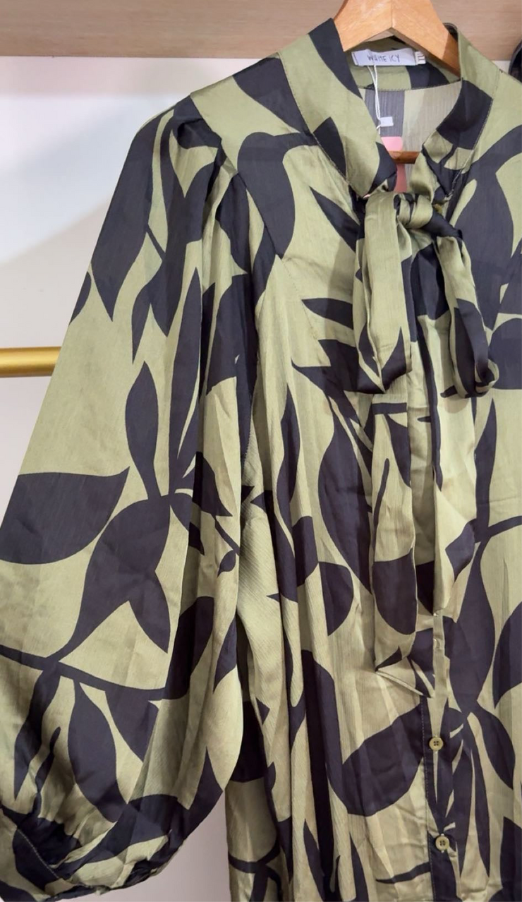 Robe longue manches bouffantes
