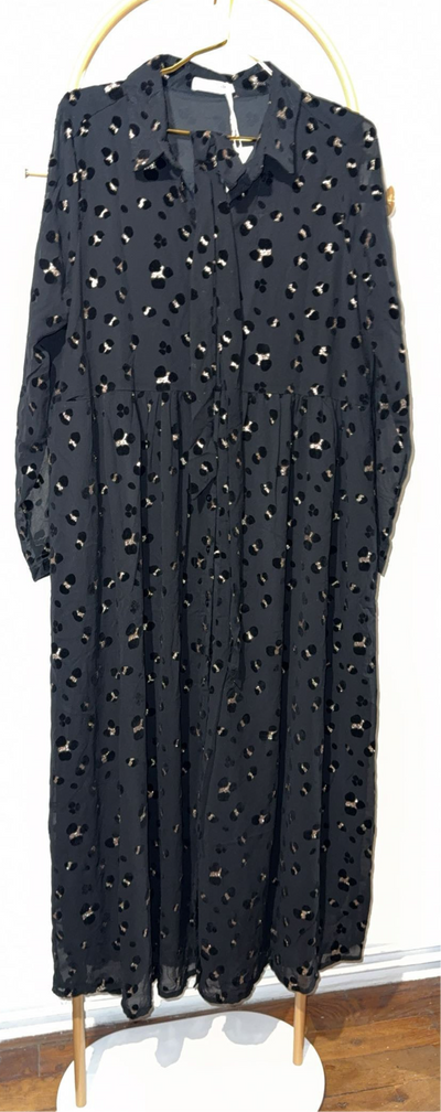 Robe longue avec motif doré