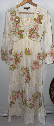 Robe longue brodée