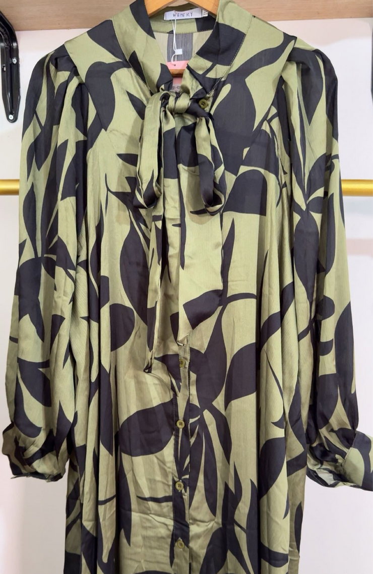 Robe longue manches bouffantes