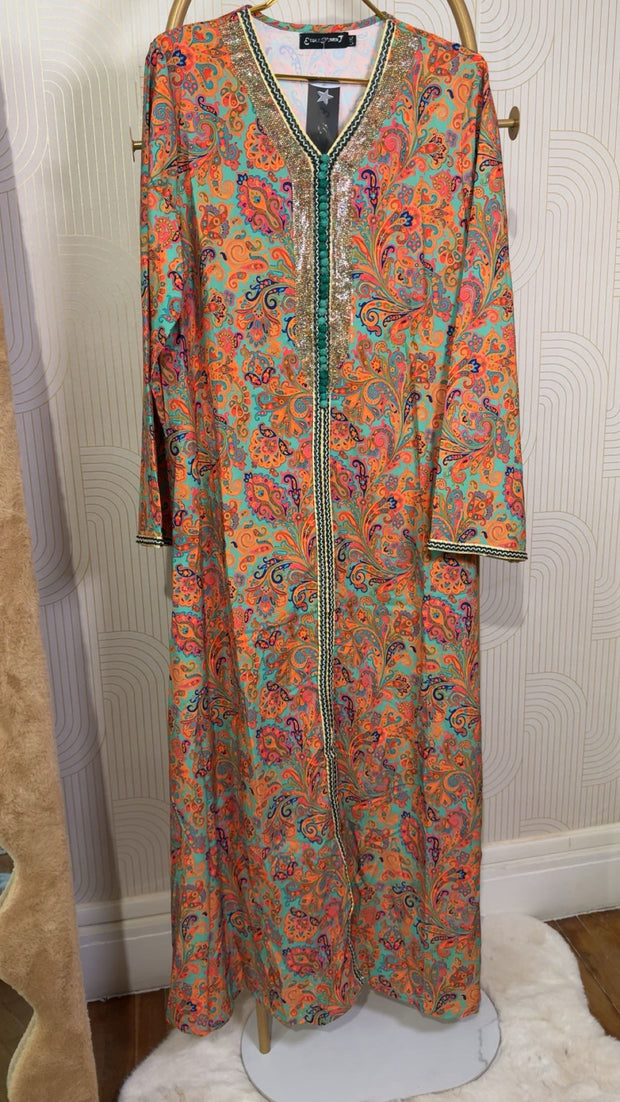 Robe longue avec strass au col