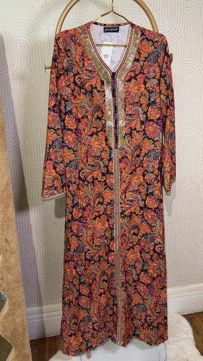 Robe longue avec strass au col