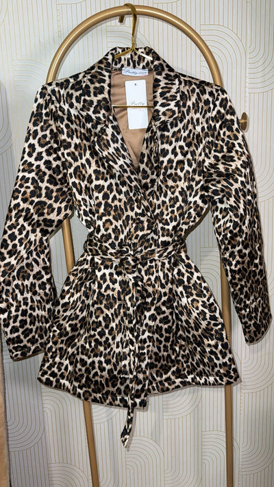 Veste léopard avec ceinture